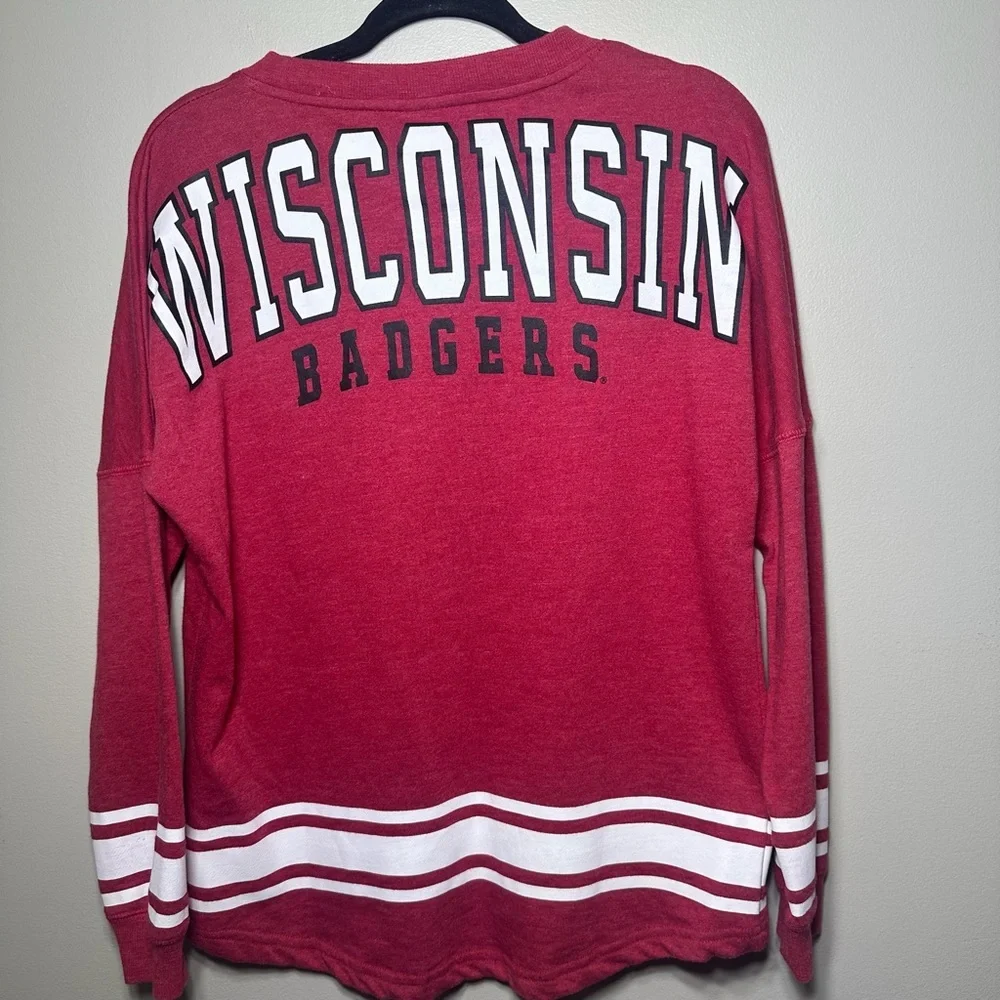 Wisconsin Badgers Women’s Medium M Long Sleeve Bucky Badger Logo - Picture 5 of 7